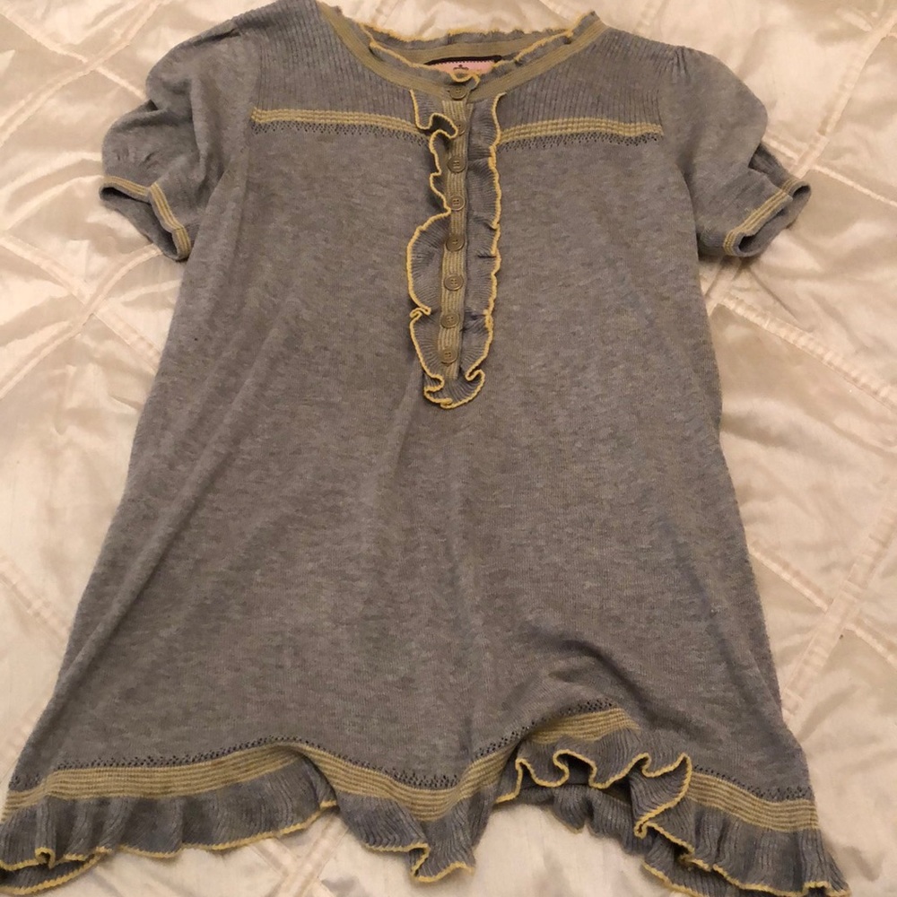 Grey blouse with yellow trim